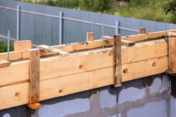 Cost of Poured Wall Construction in Seattle